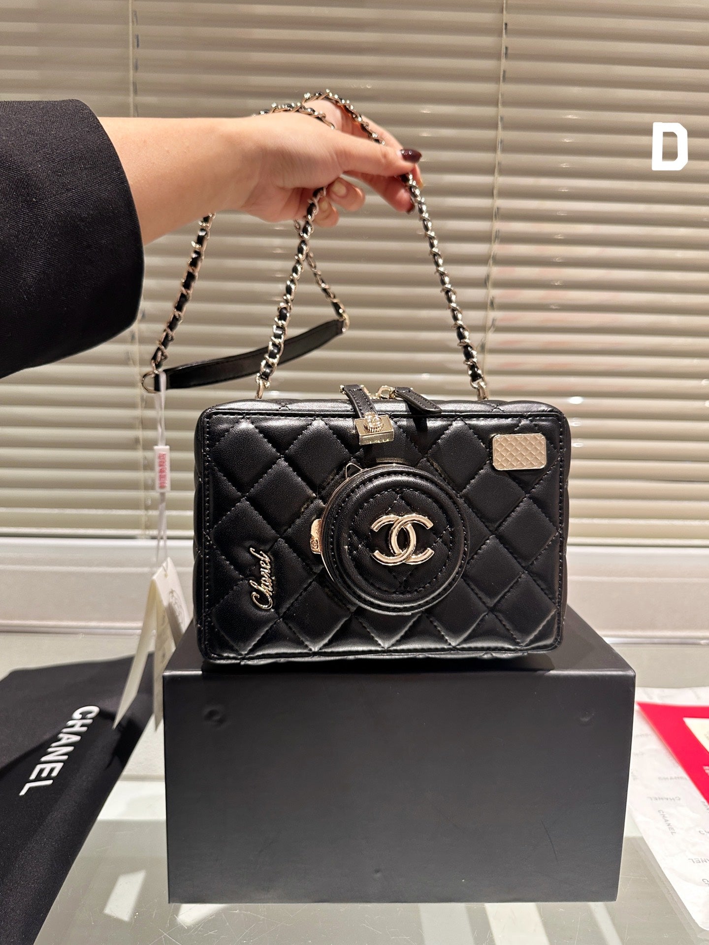 6XC420BDE Stylish Camera Bag