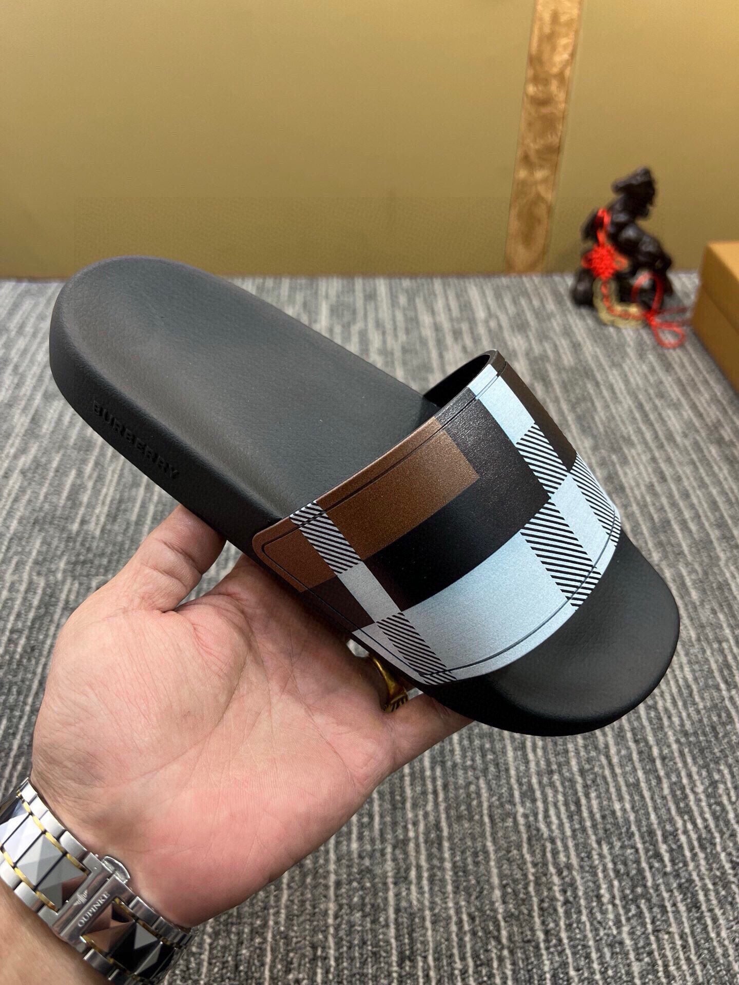 535ZR258ZDE Stylish Slippers