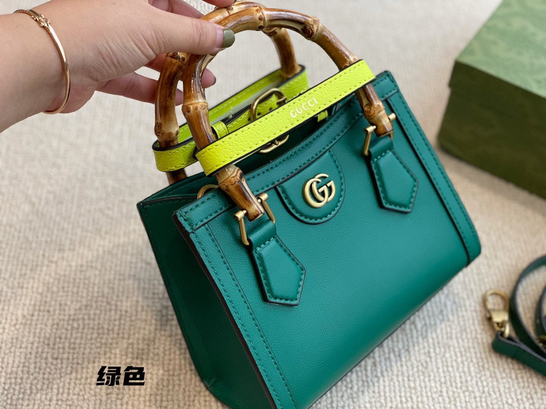 1XB118BDE Stylish leather bag 