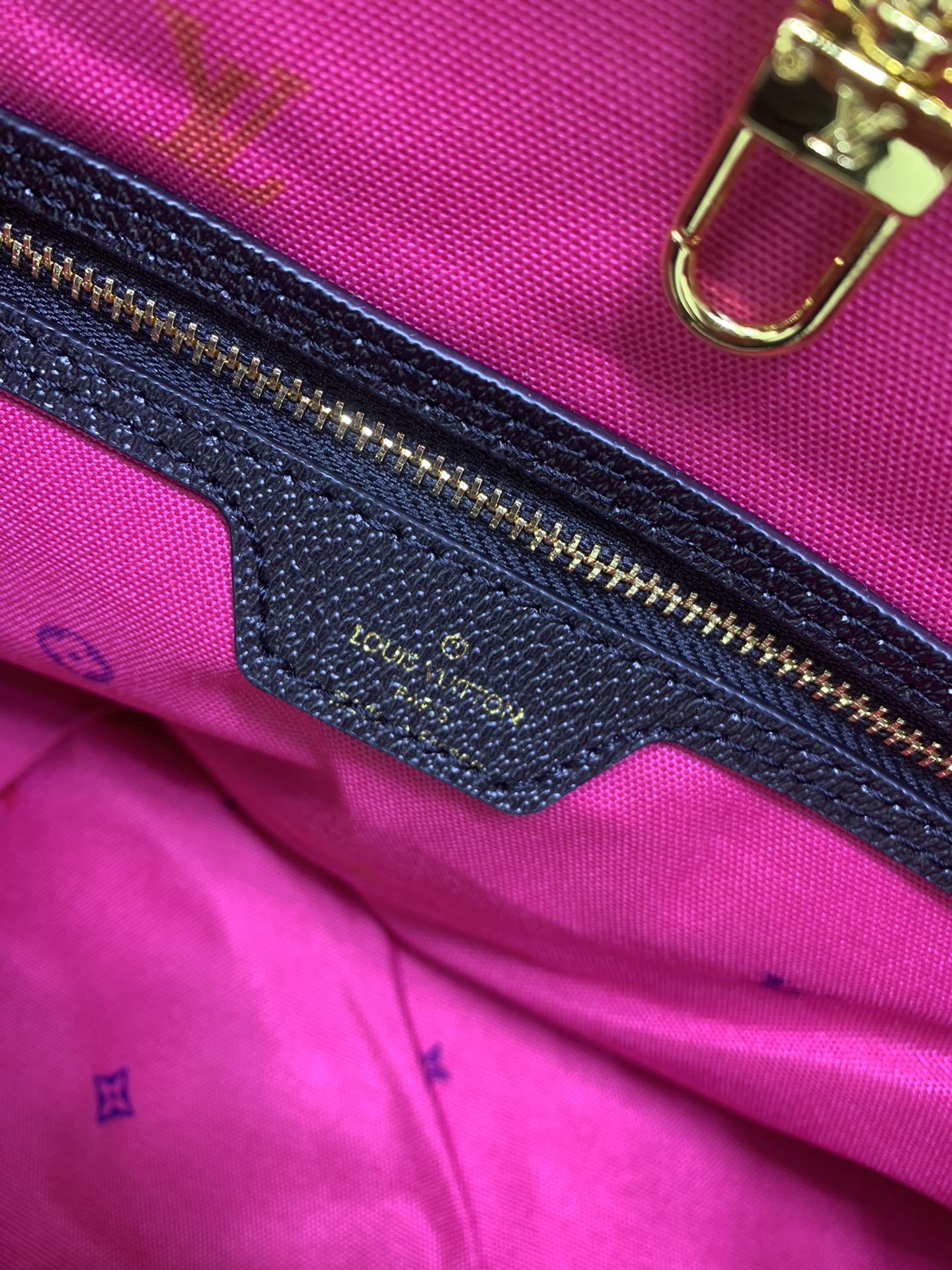 2XE87BDE Stylish leather bag 