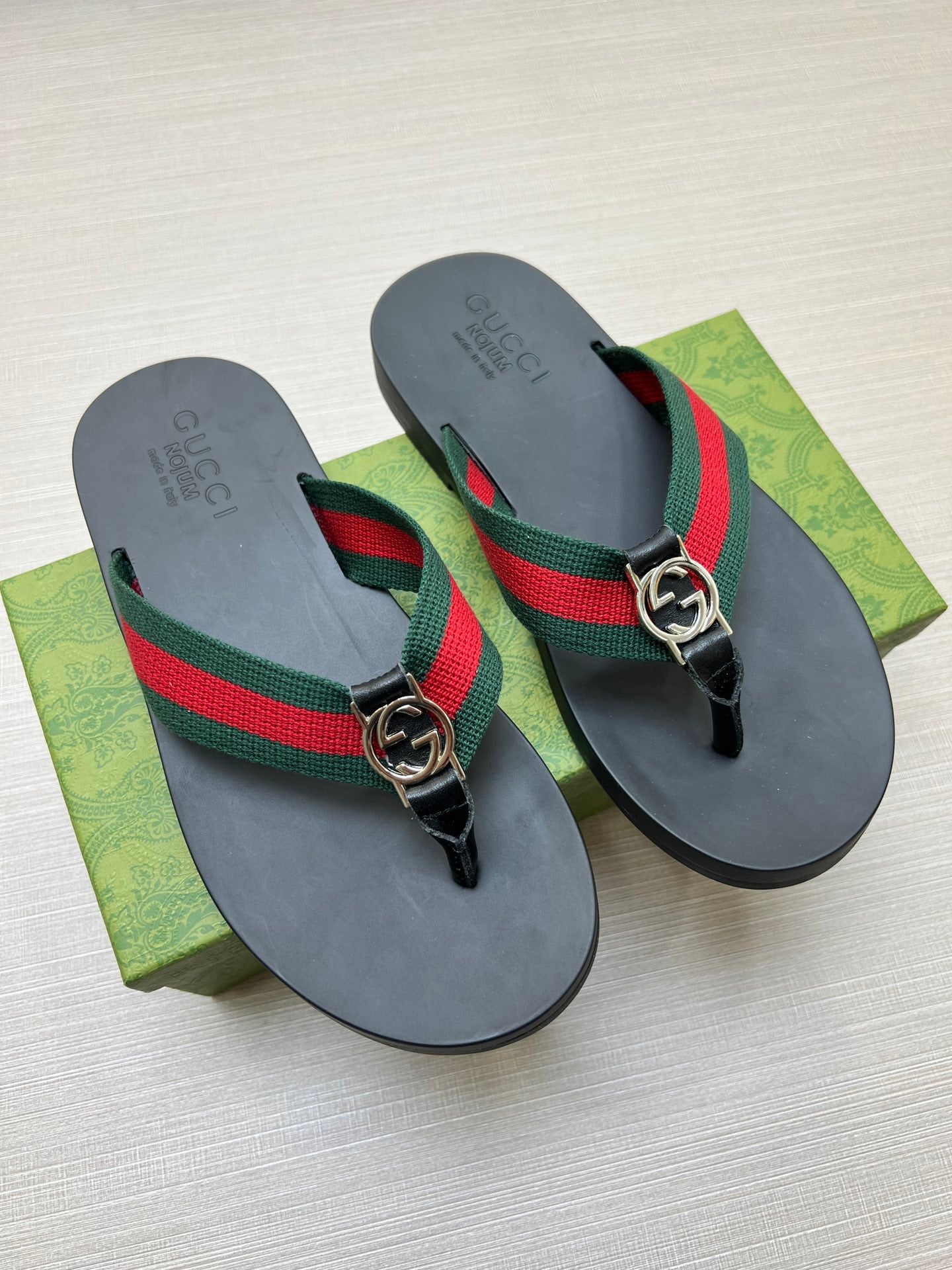 54B13ZDE Stylish slippers