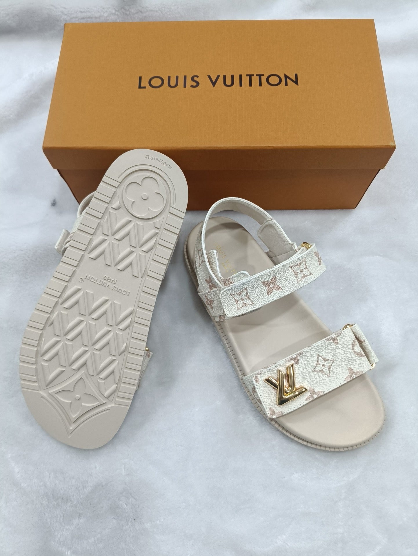 5LE211ZDE Stylish sandals