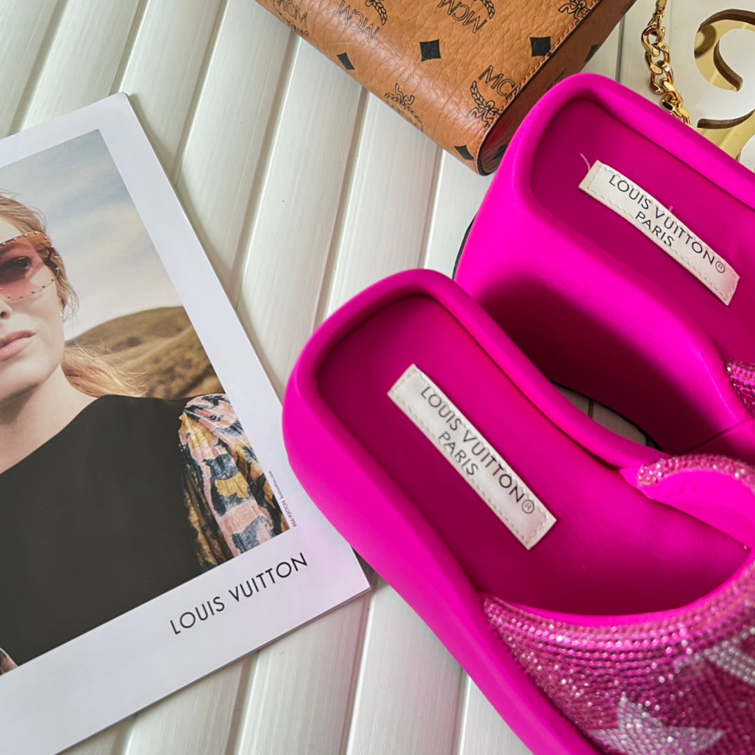 14E90ZDE Stylish Slippers