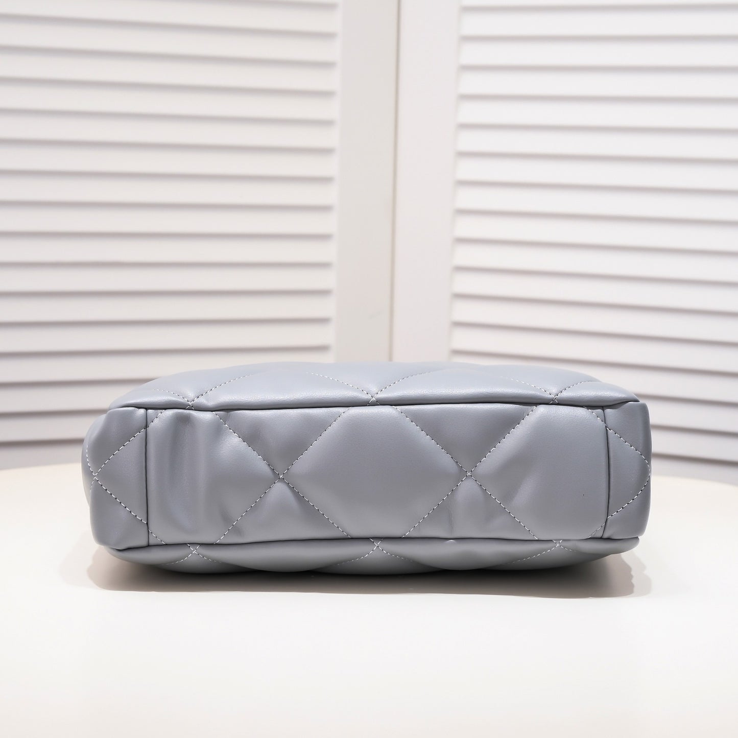 1XC42BDE Stylish leather bag 