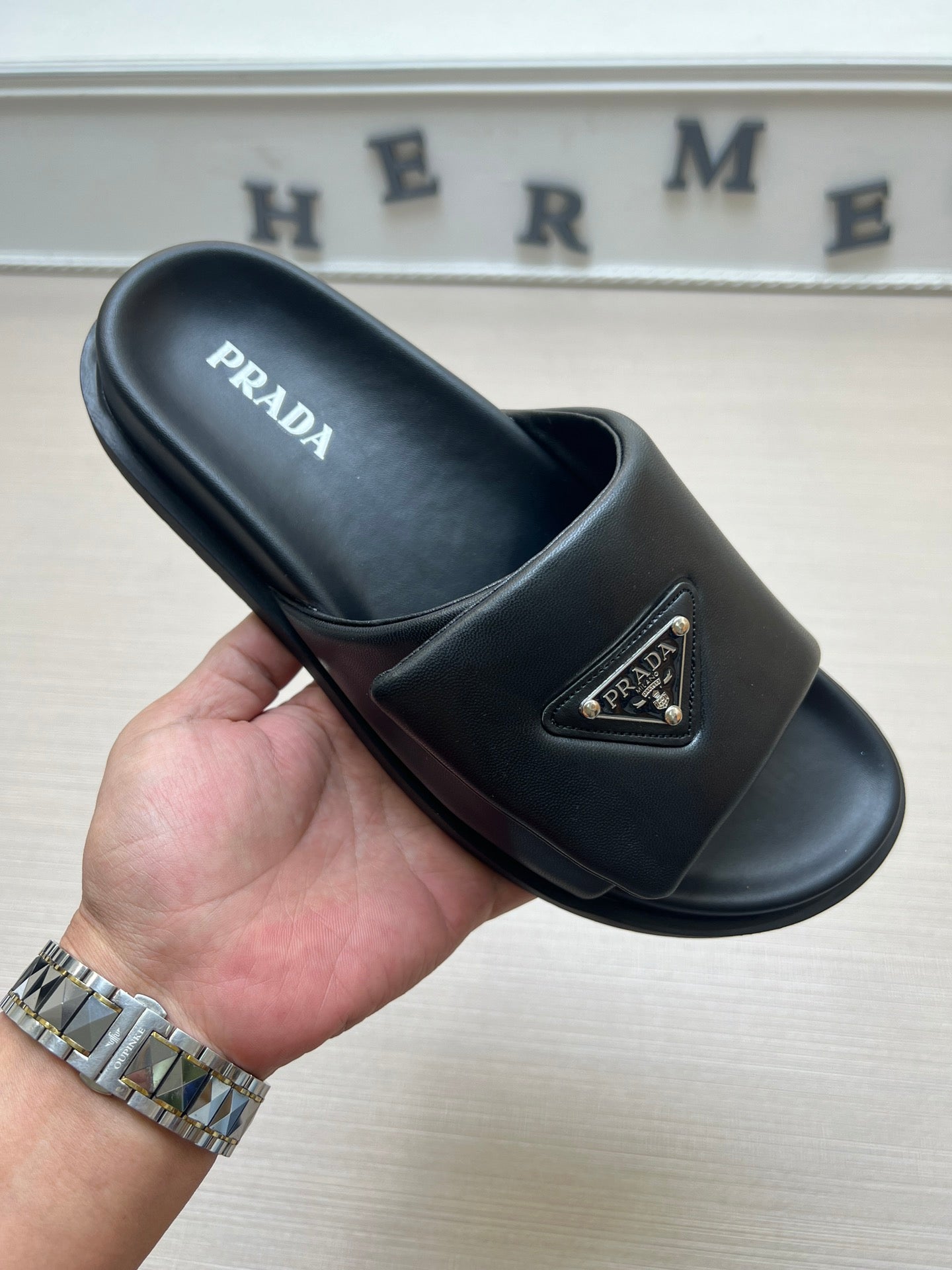 54PD4ZDE Stylish slippers