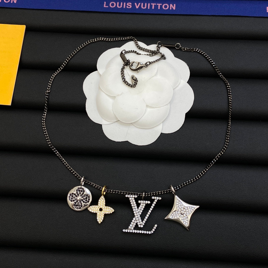 1YE79XDE Stylish Necklaces