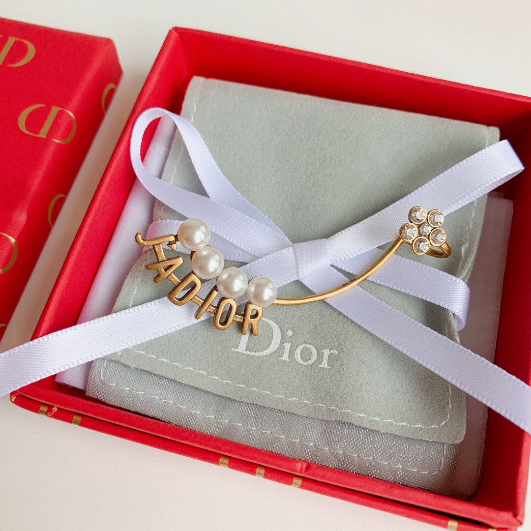 1YD428EDE Stylish Earrings