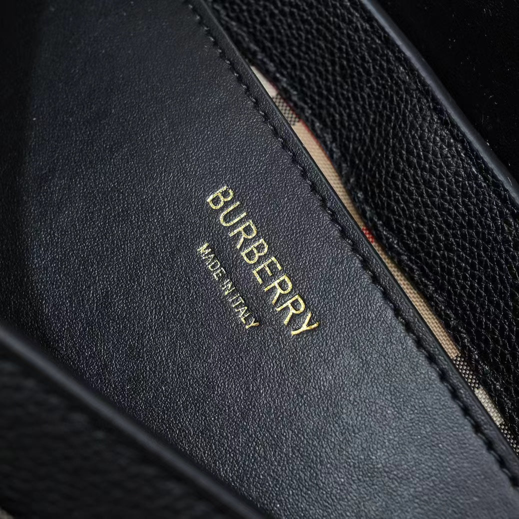 12XR238BDE Stylish leather bag 