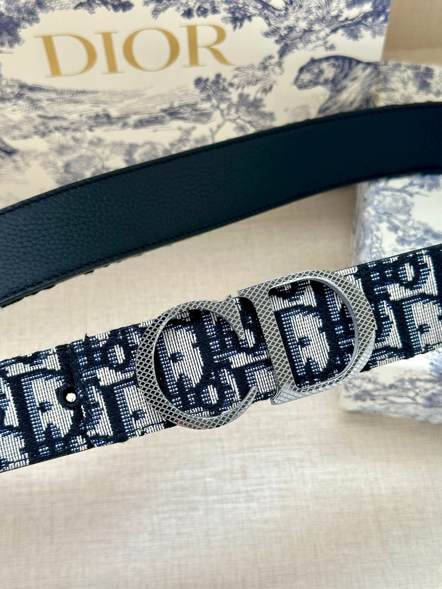 1RD197PDE Stylish  High quality belt With full package