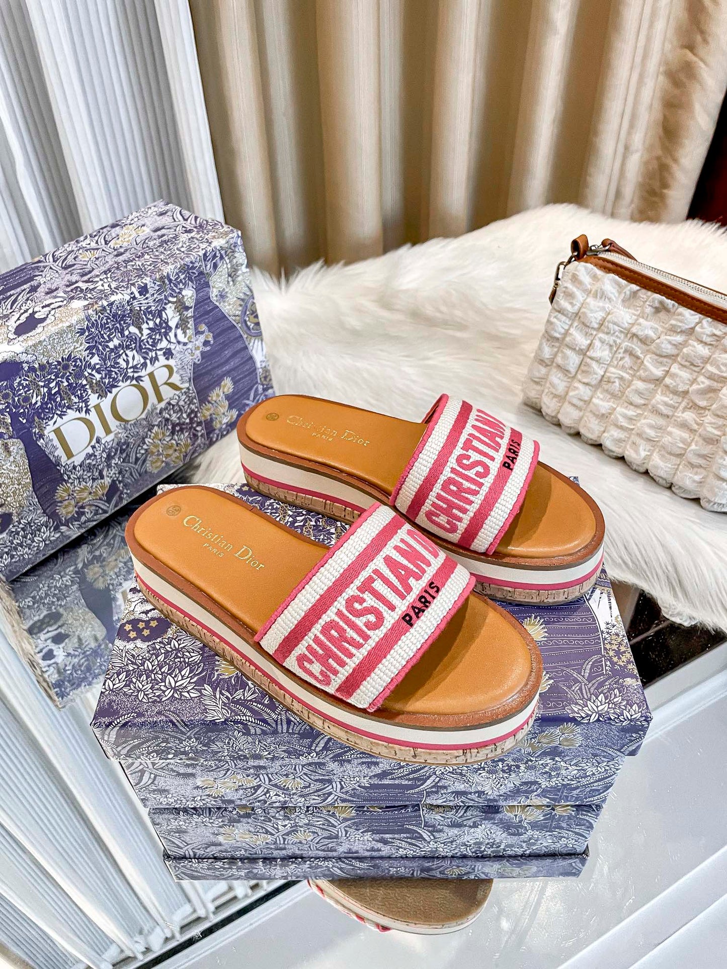 1LD22ZDE Stylish slippers