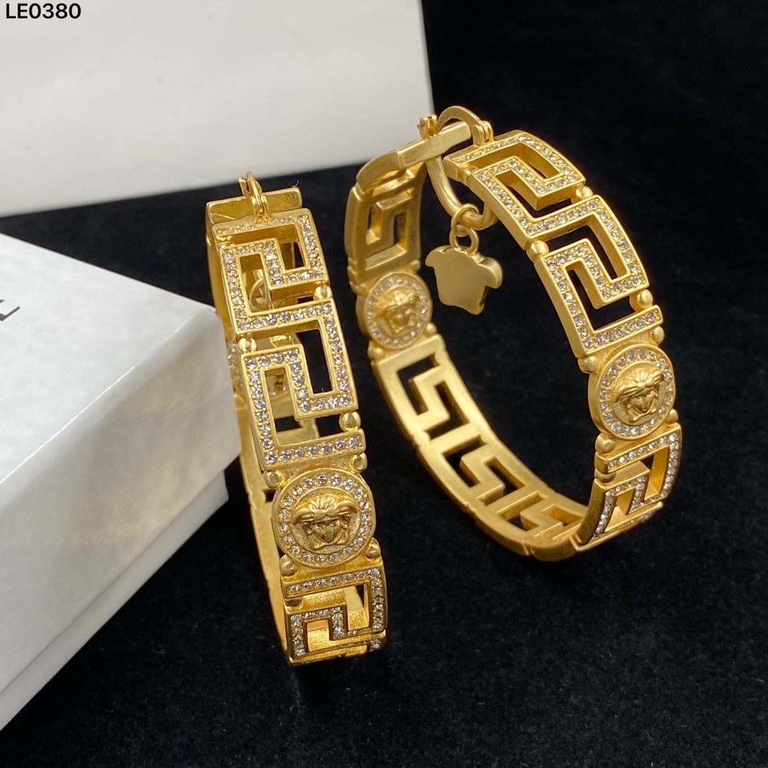 14V212EDE Stylish Earrings