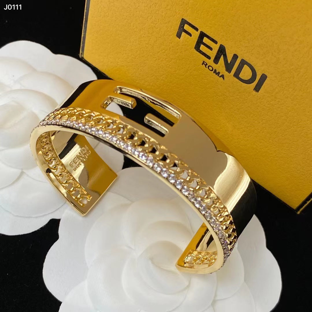 1F196KDE Stylish Bracelets