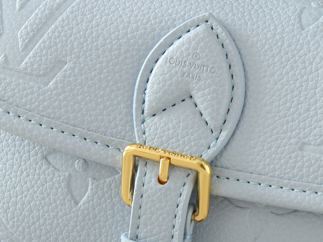 15XE3BDE Stylish leather bag