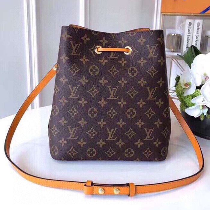 3E81BDE Stylish leather bag 