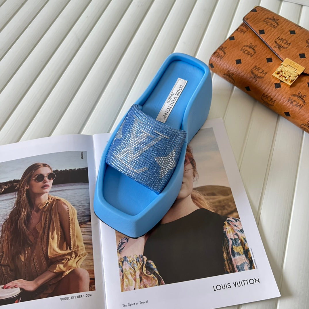 14E90ZDE Stylish Slippers