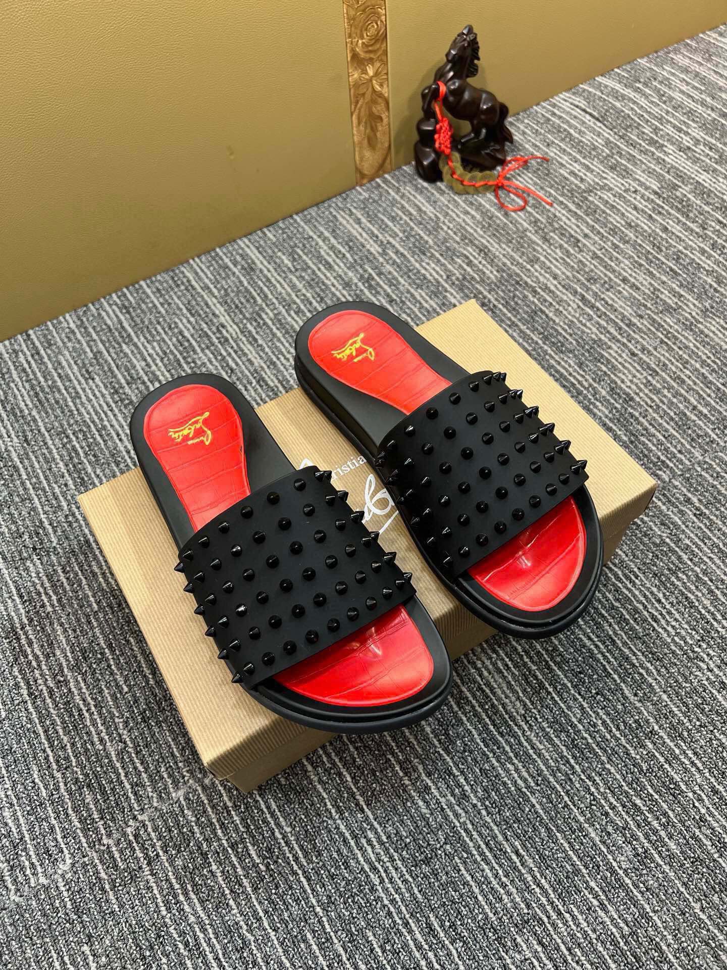 54A127ZDE Stylish slippers