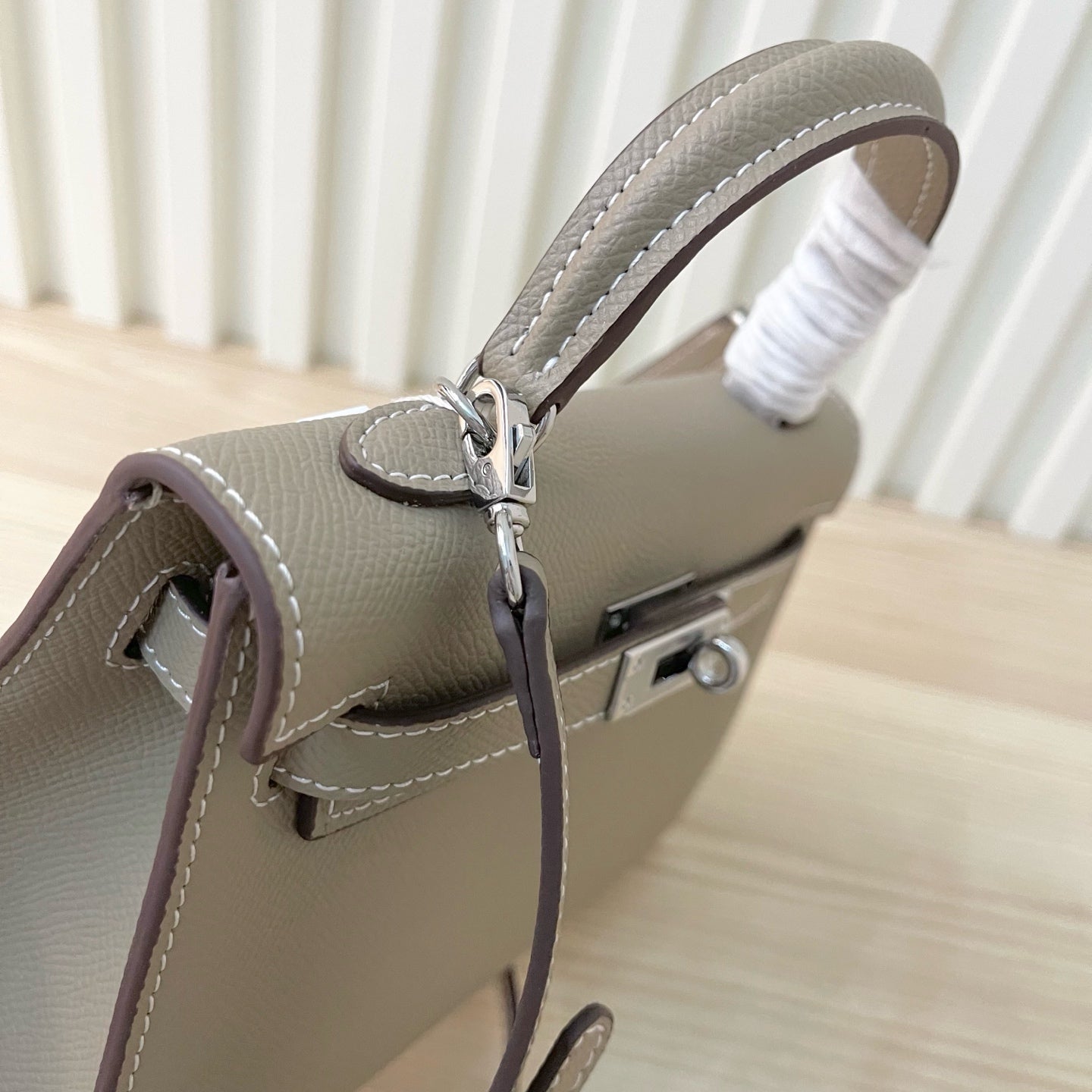 2WH27BDE Stylish leather bag