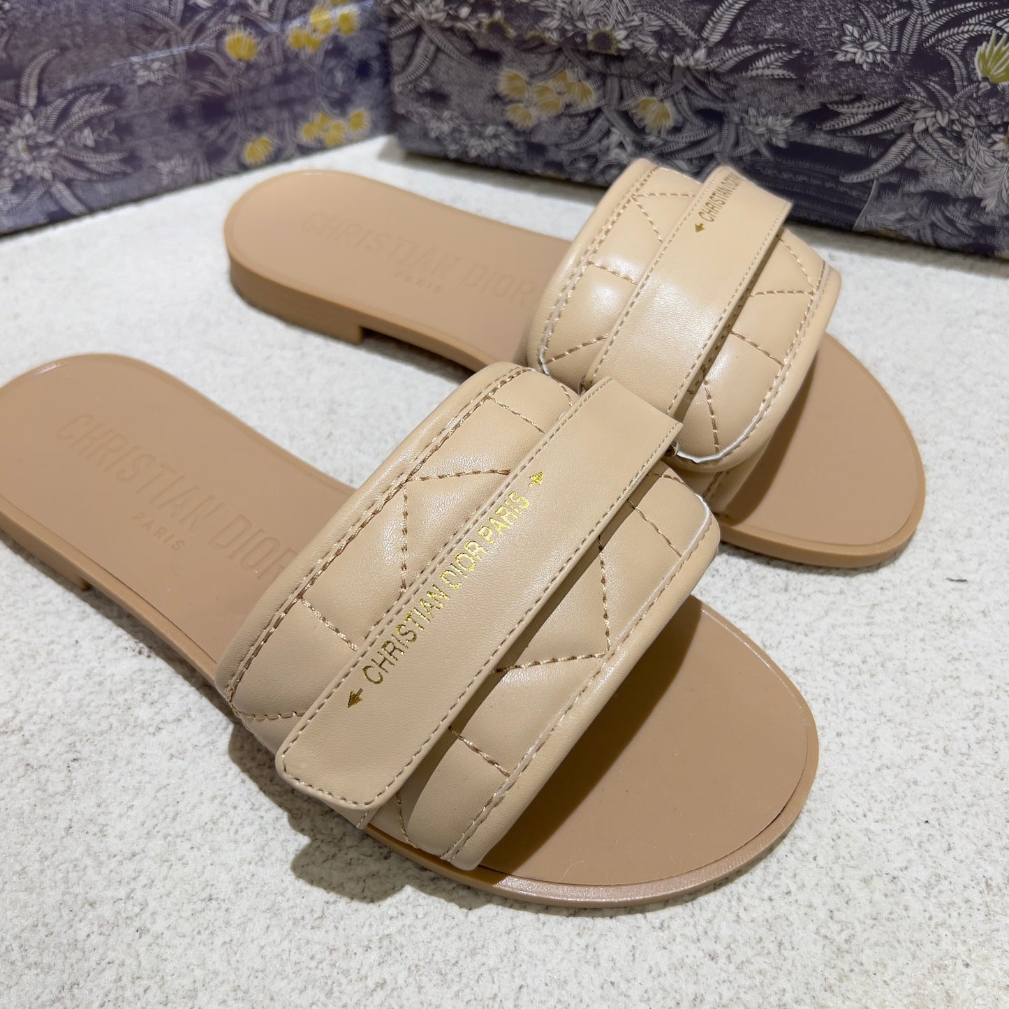 14D79ZDE Stylish Slippers