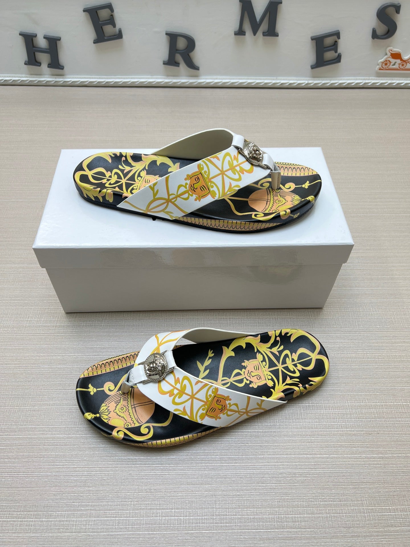 54V96ZDE Stylish  slippers