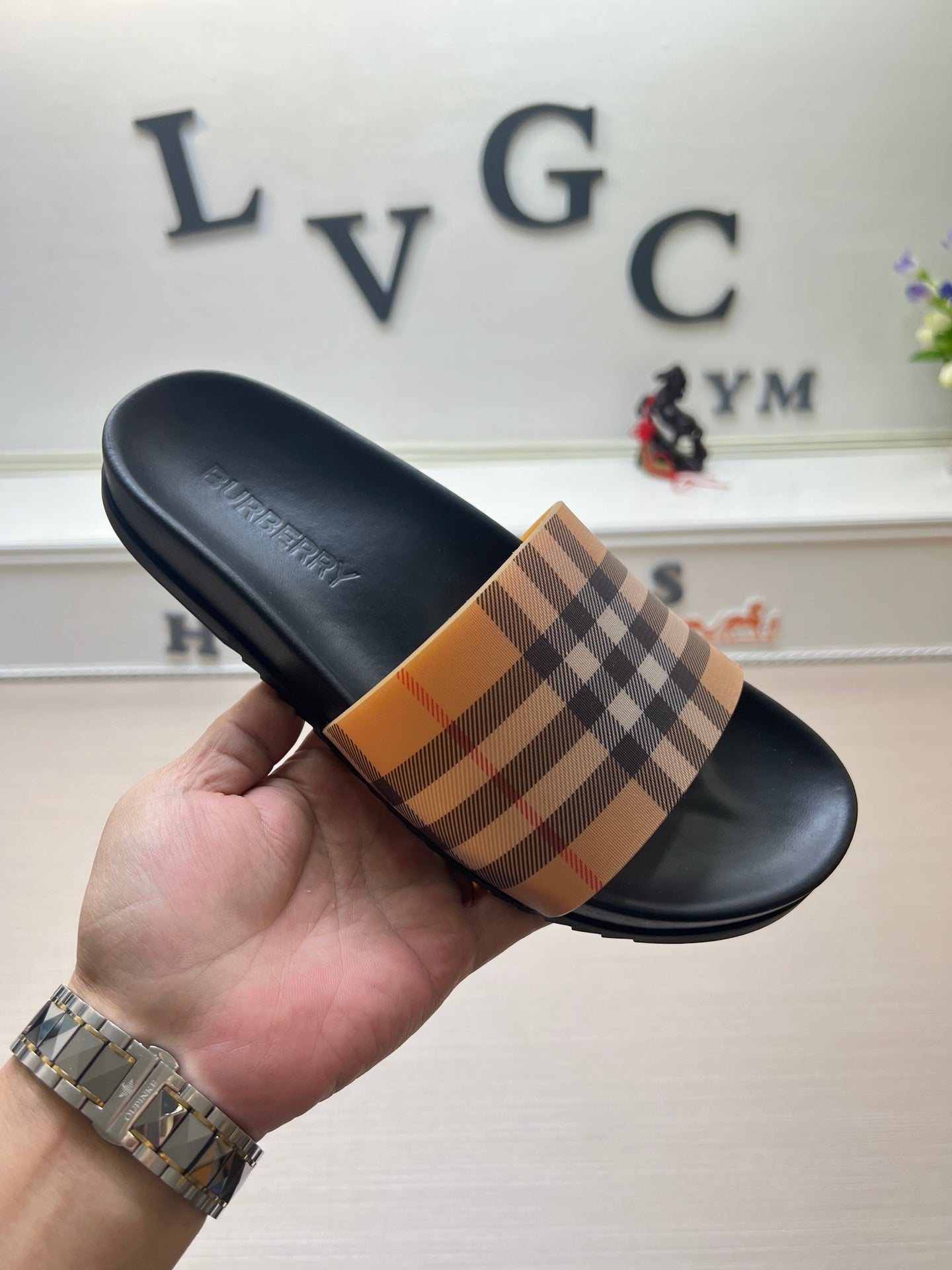 54R119ZDE Stylish slippers