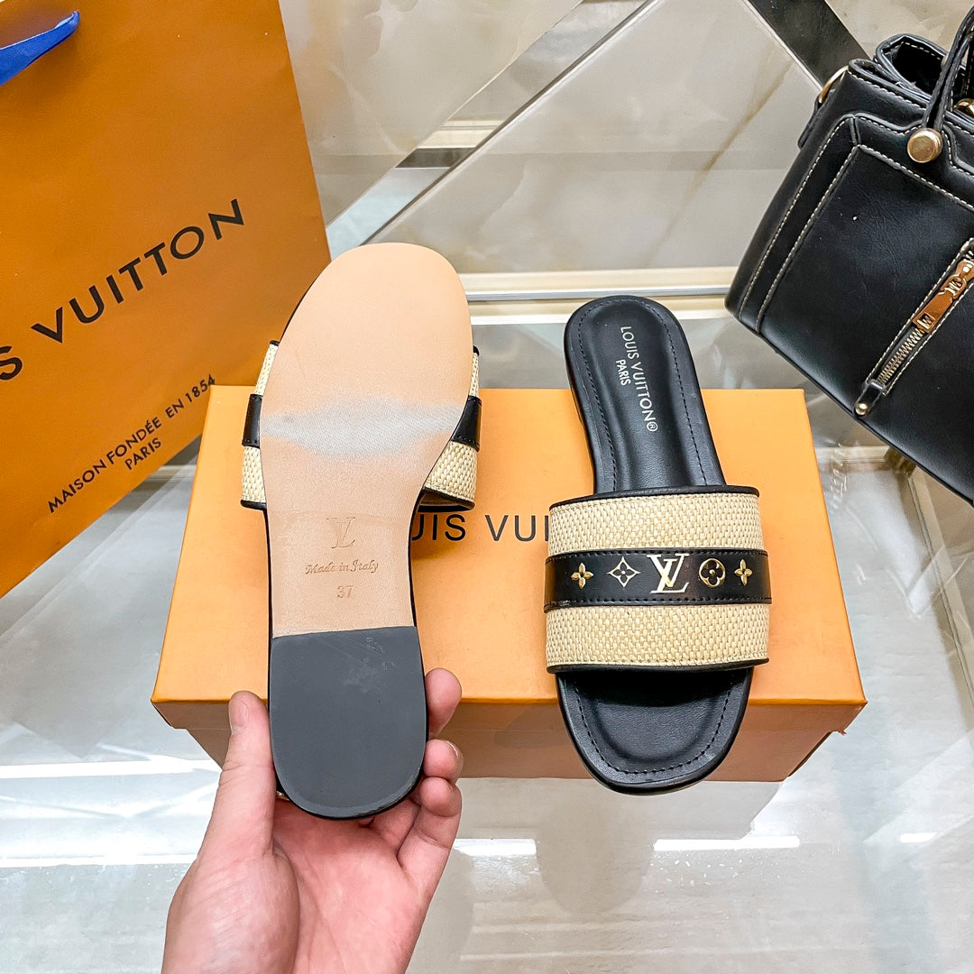 14E96ZDE Stylish Slippers