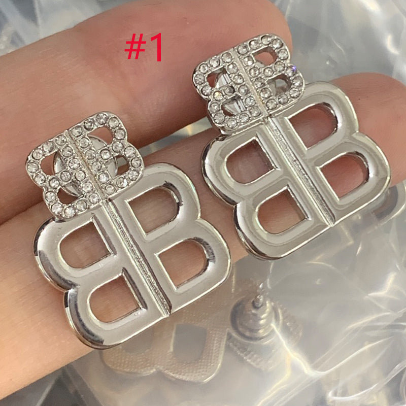 84J12EDE Stylish Earrings