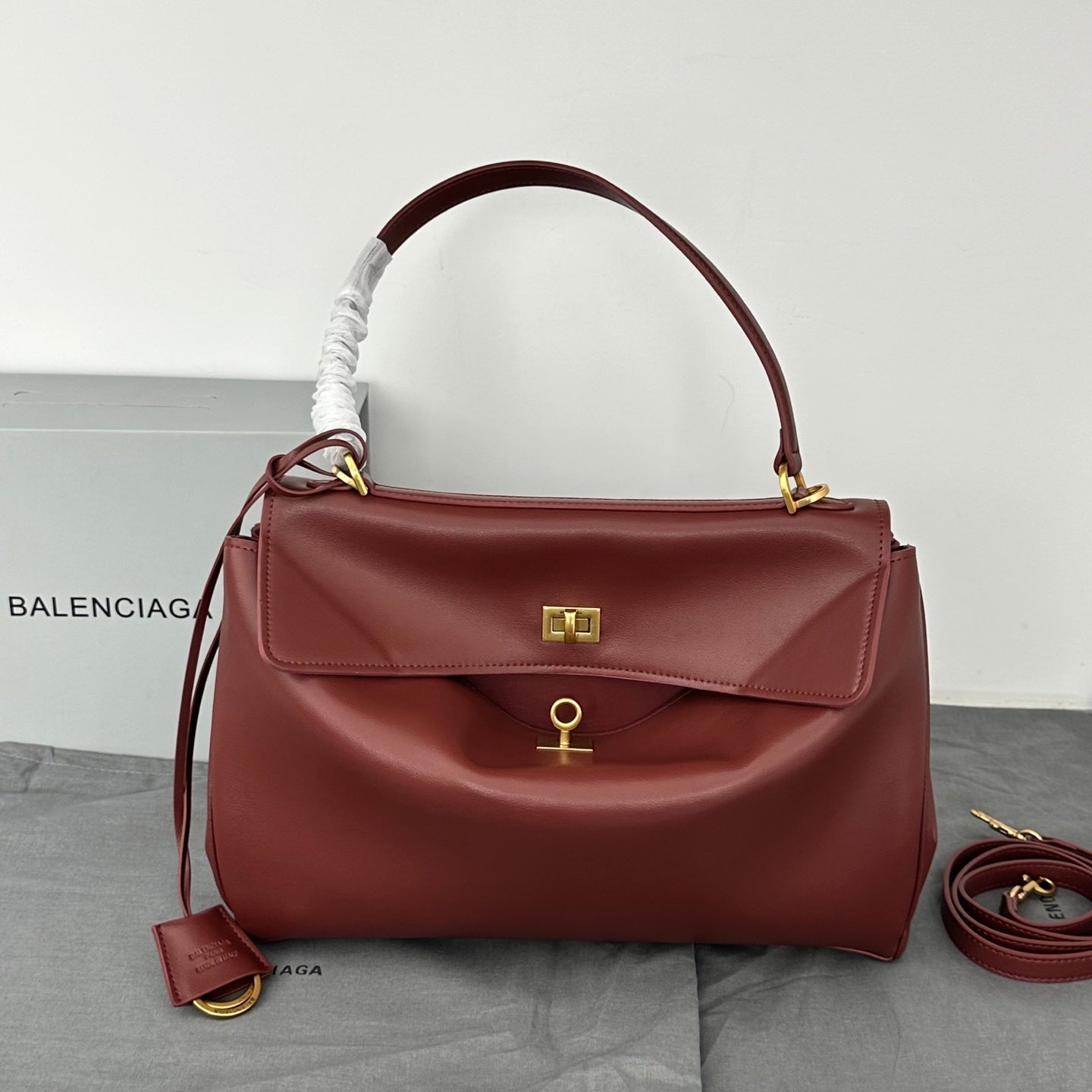 155NJ56BDE Stylish leather bag