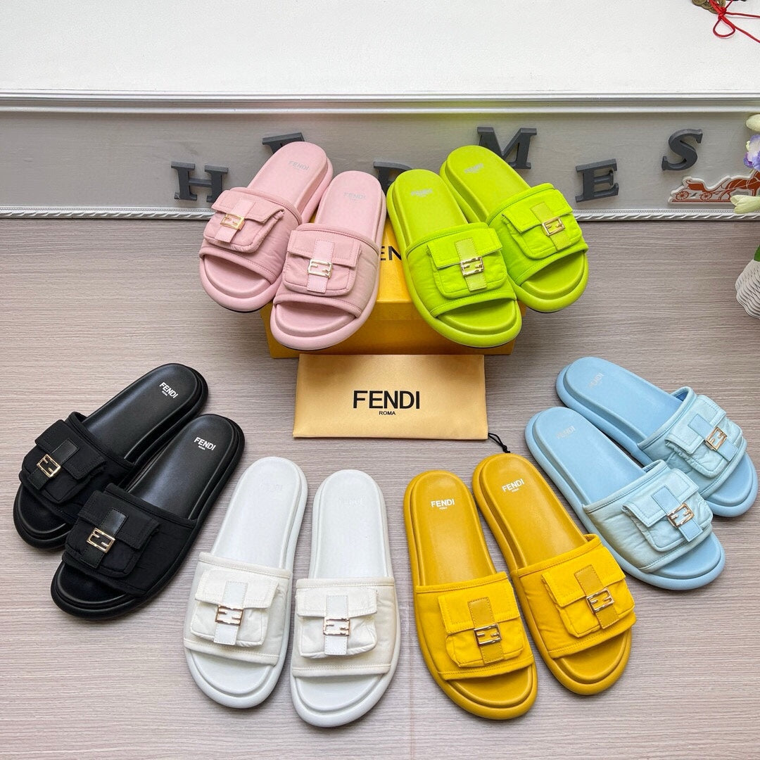 54F125ZDE Stylish slippers