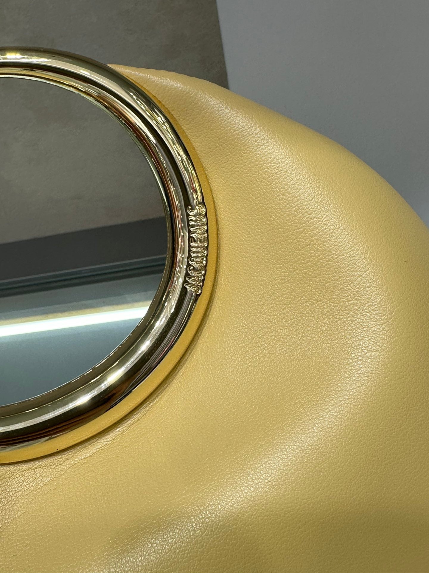 155NA12BDE Stylish leather bag