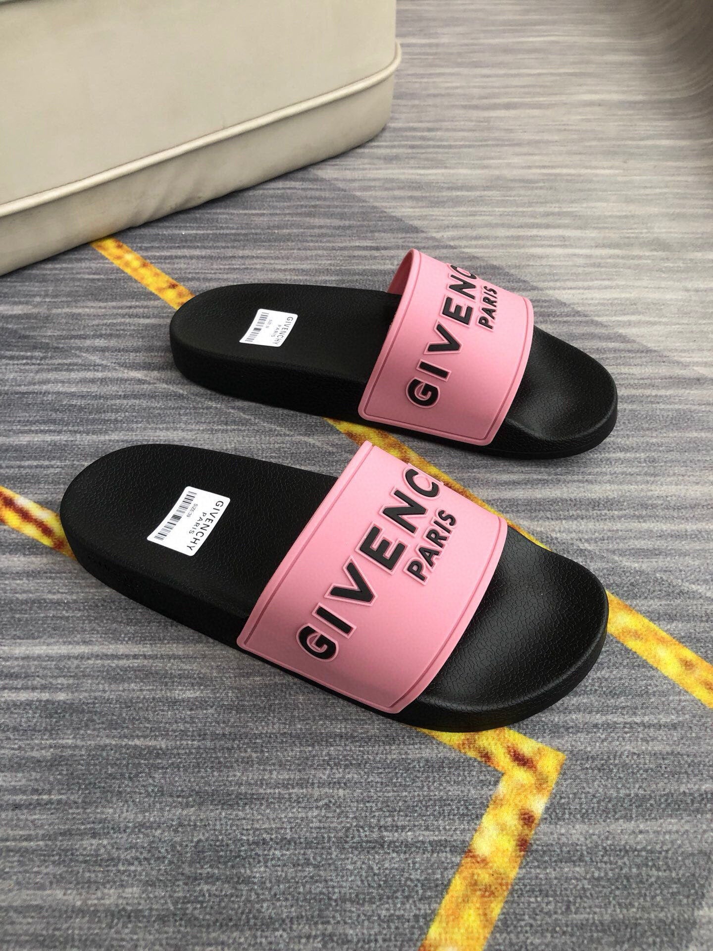 535ZGV265ZDE Stylish Slippers