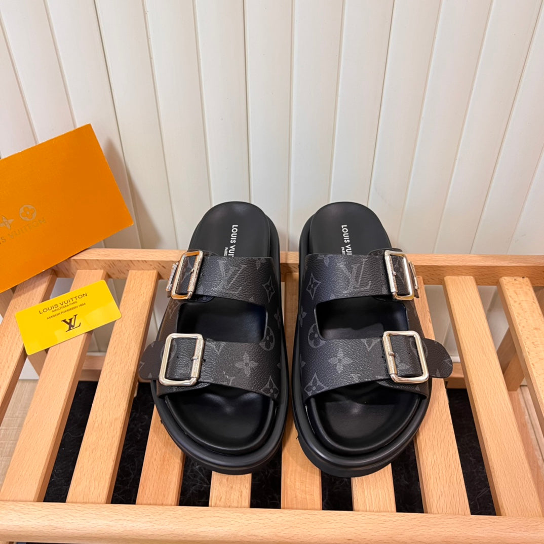 14E208ZDE Stylish Slippers