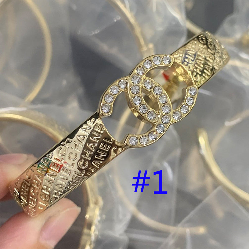 8XC61KDE Stylish Bracelets