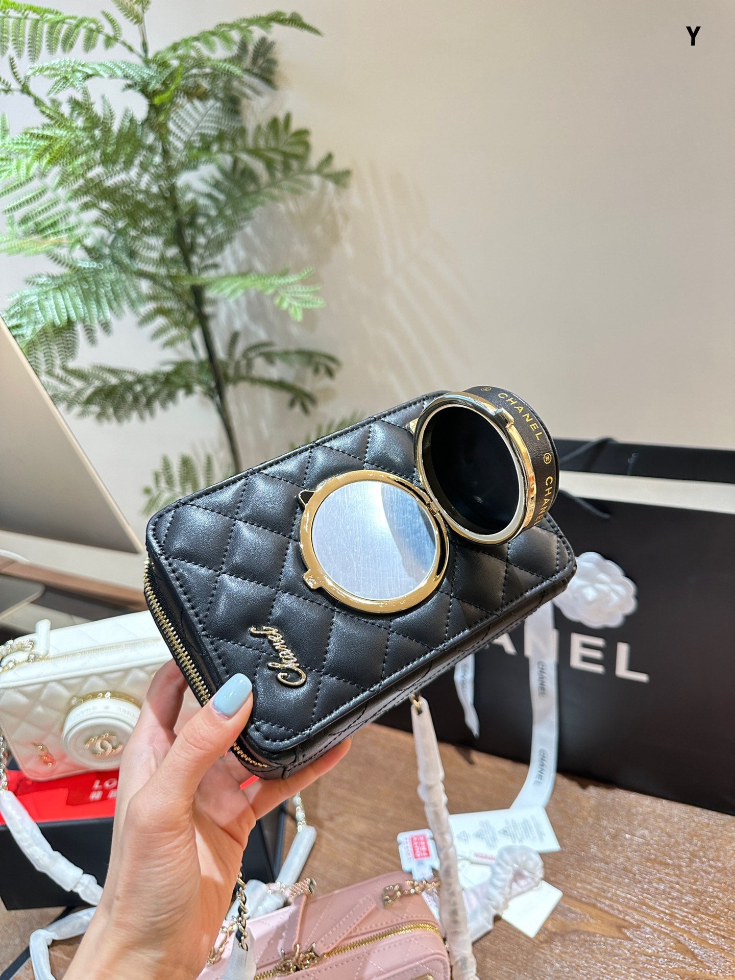 6XC420BDE Stylish Camera Bag