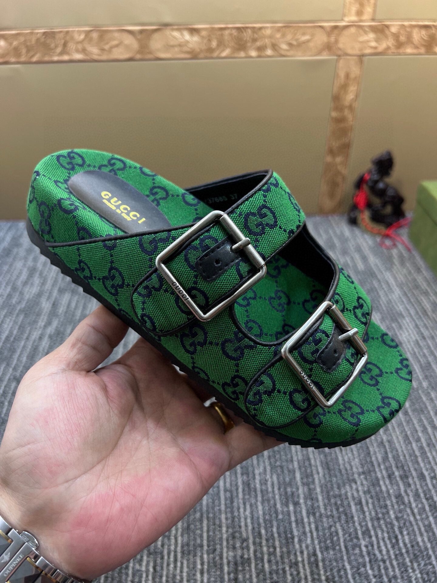 54B123ZDE Stylish slippers