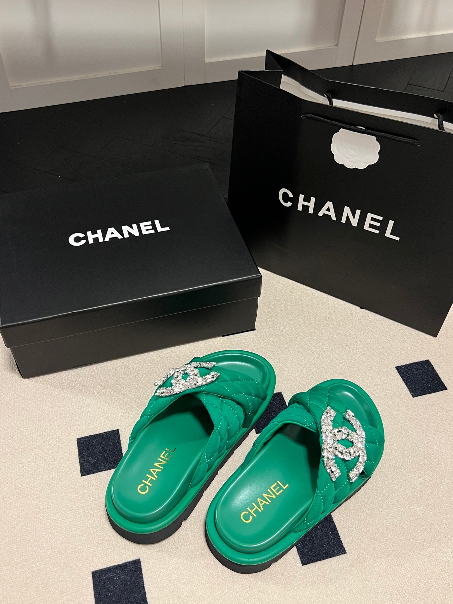 14C94ZDE Stylish Slippers