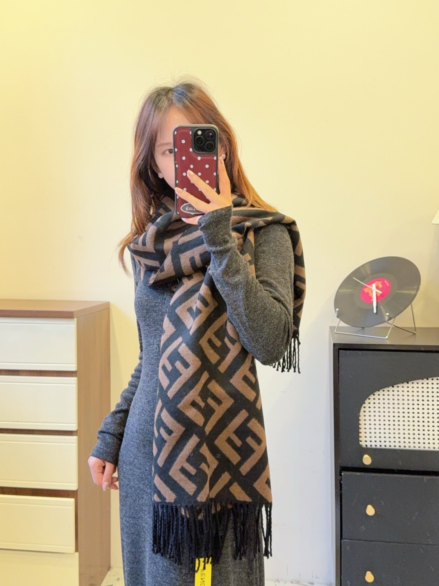 185ZF29WDE Stylish Winter Scarves