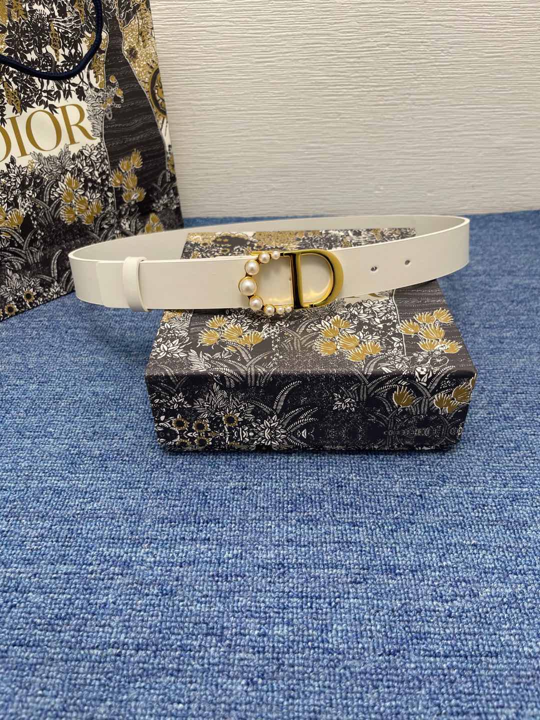 155RD200PDE Stylish  High quality belt With full package