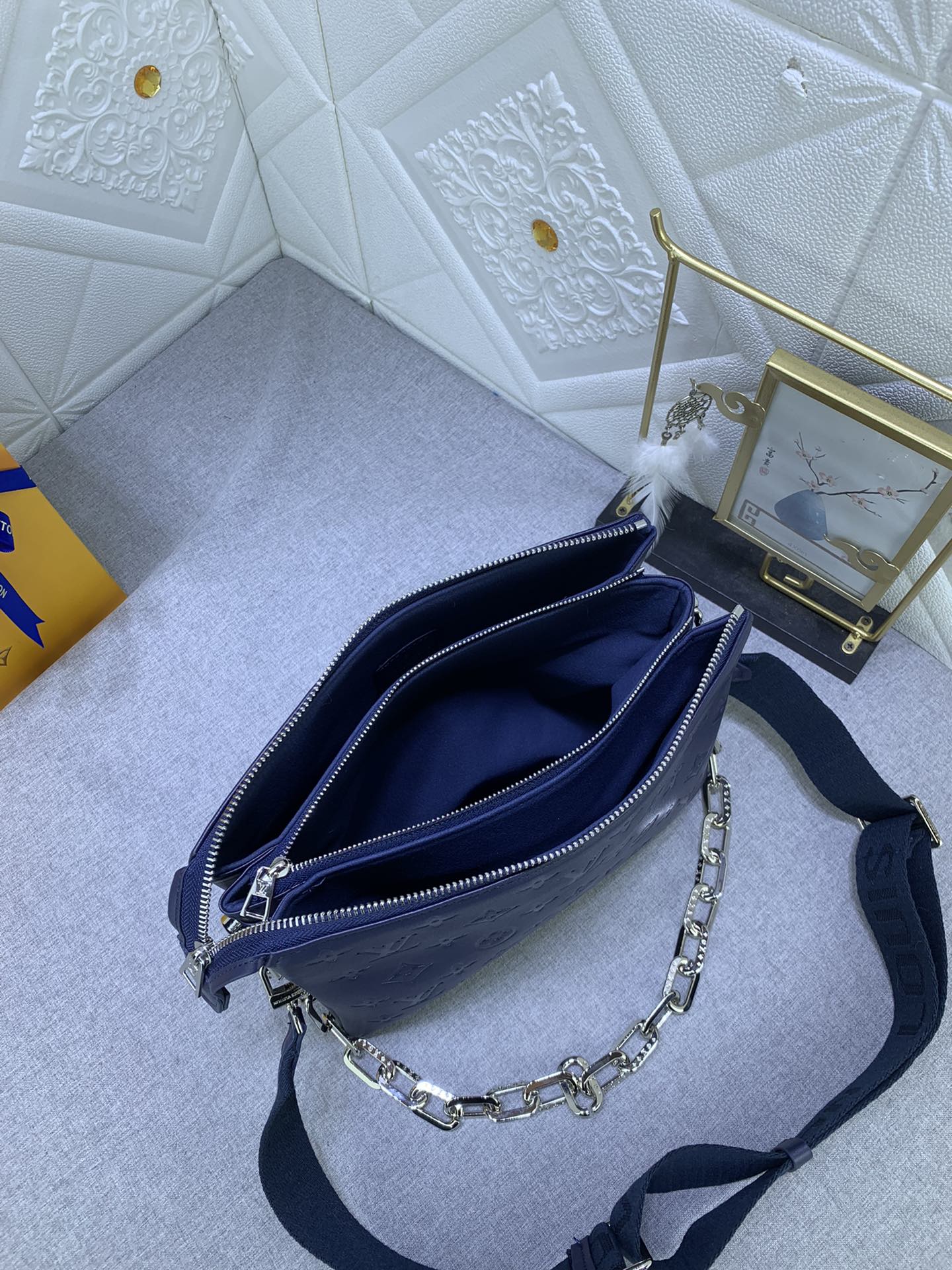 2XE40BDE Stylish leather bag 