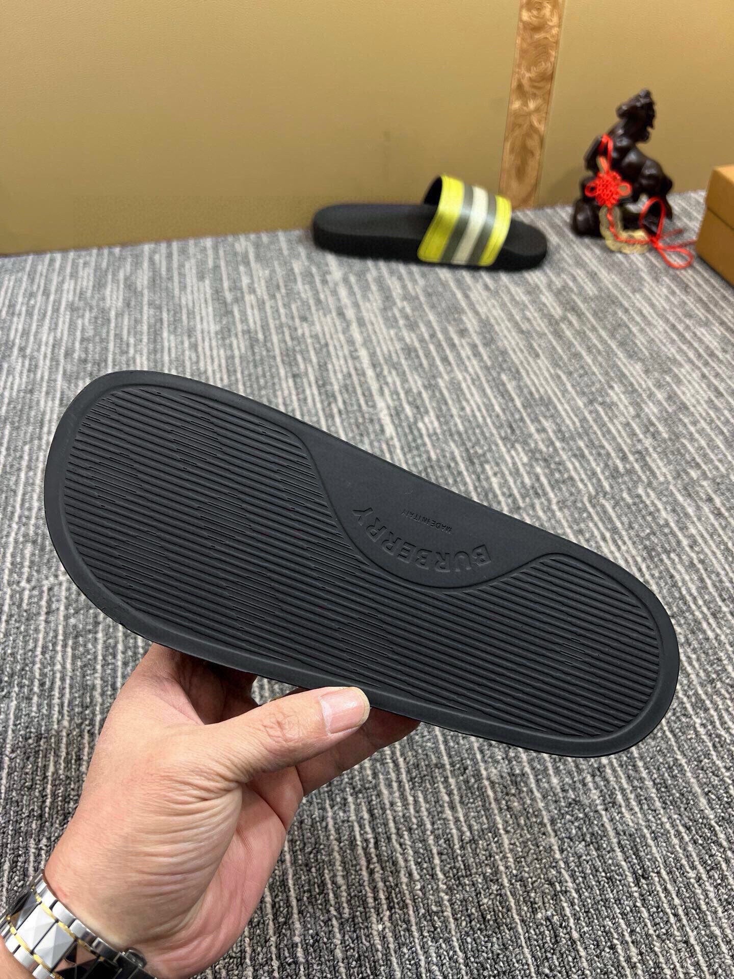 535ZR258ZDE Stylish Slippers