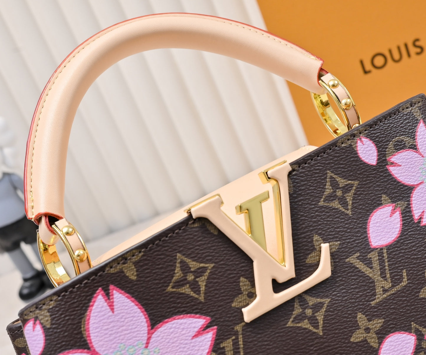 155NE42BDE Stylish leather bag