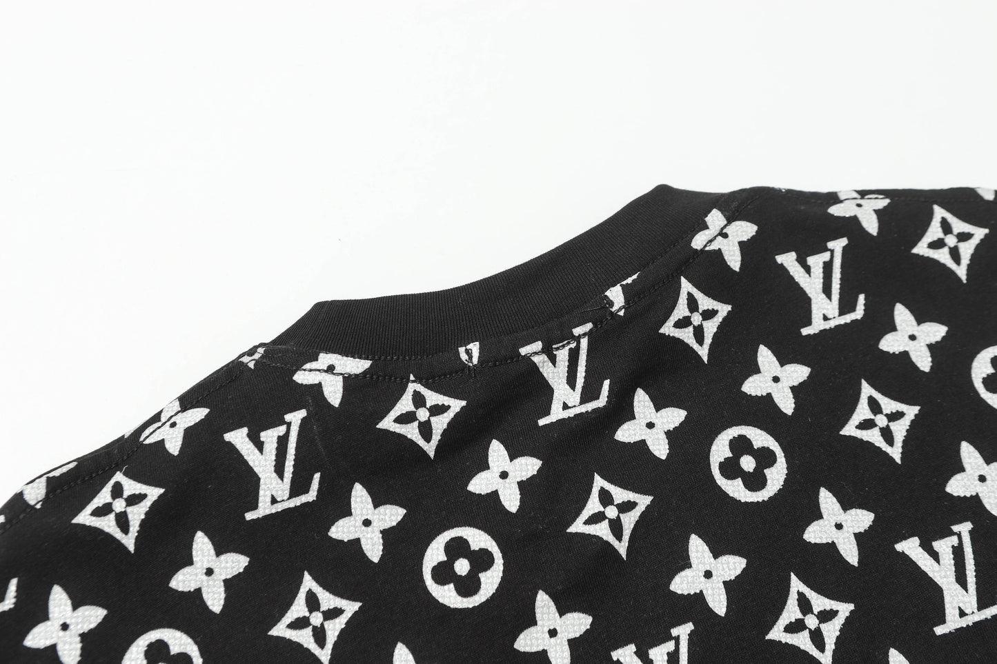 145RE152UDE Stylish T-shirt