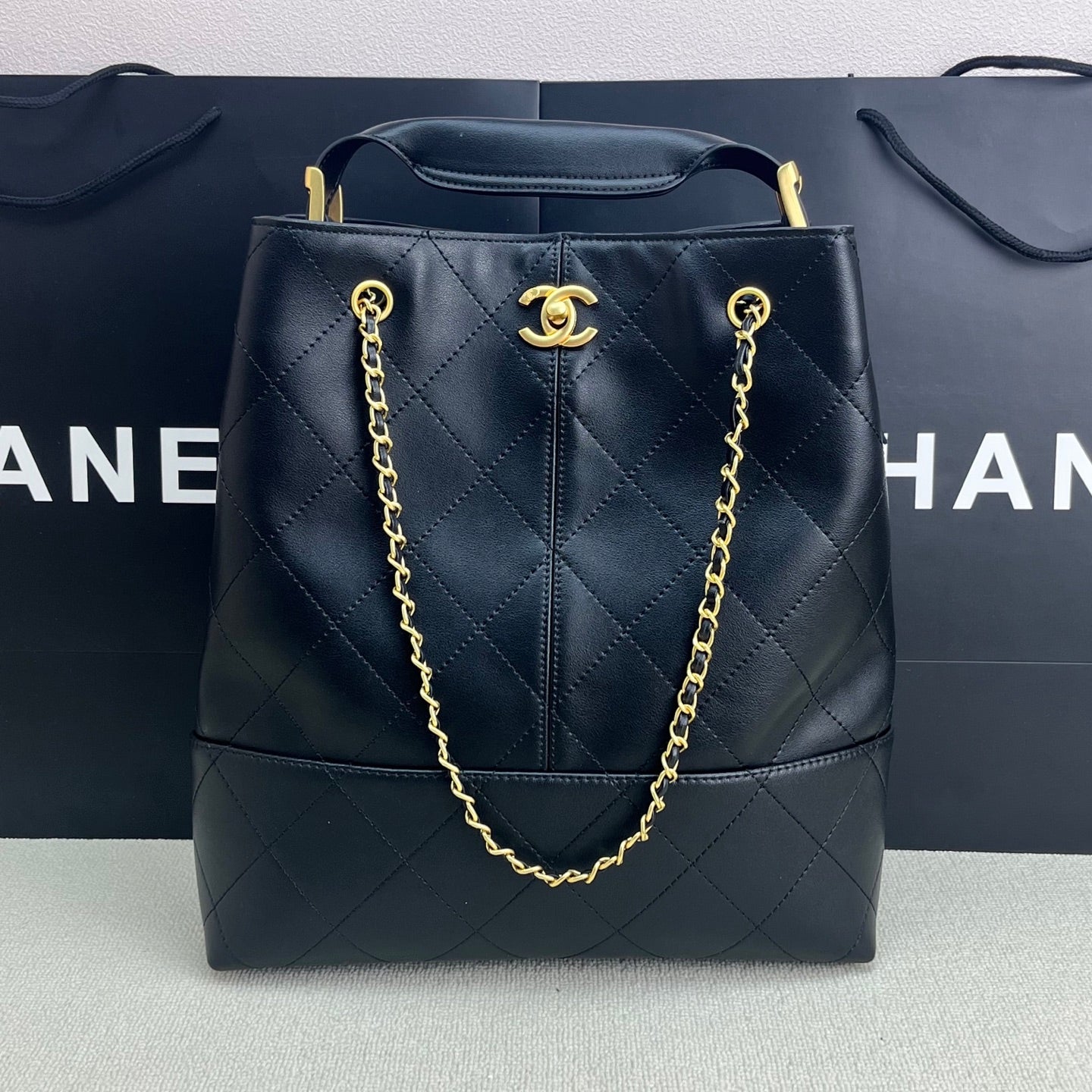 175RC1BDE Stylish leather bag