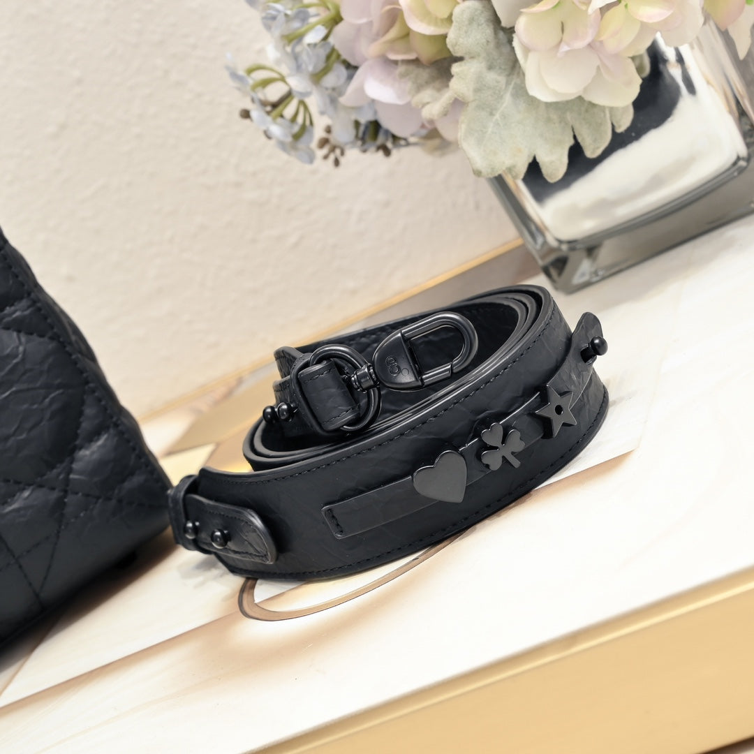 1XD438BDE Stylish leather bag