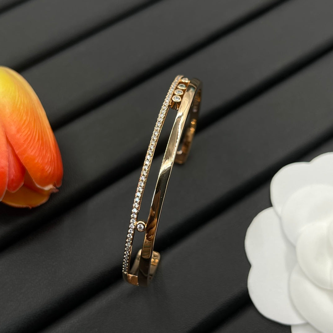 14A762KDE Stylish Bracelets