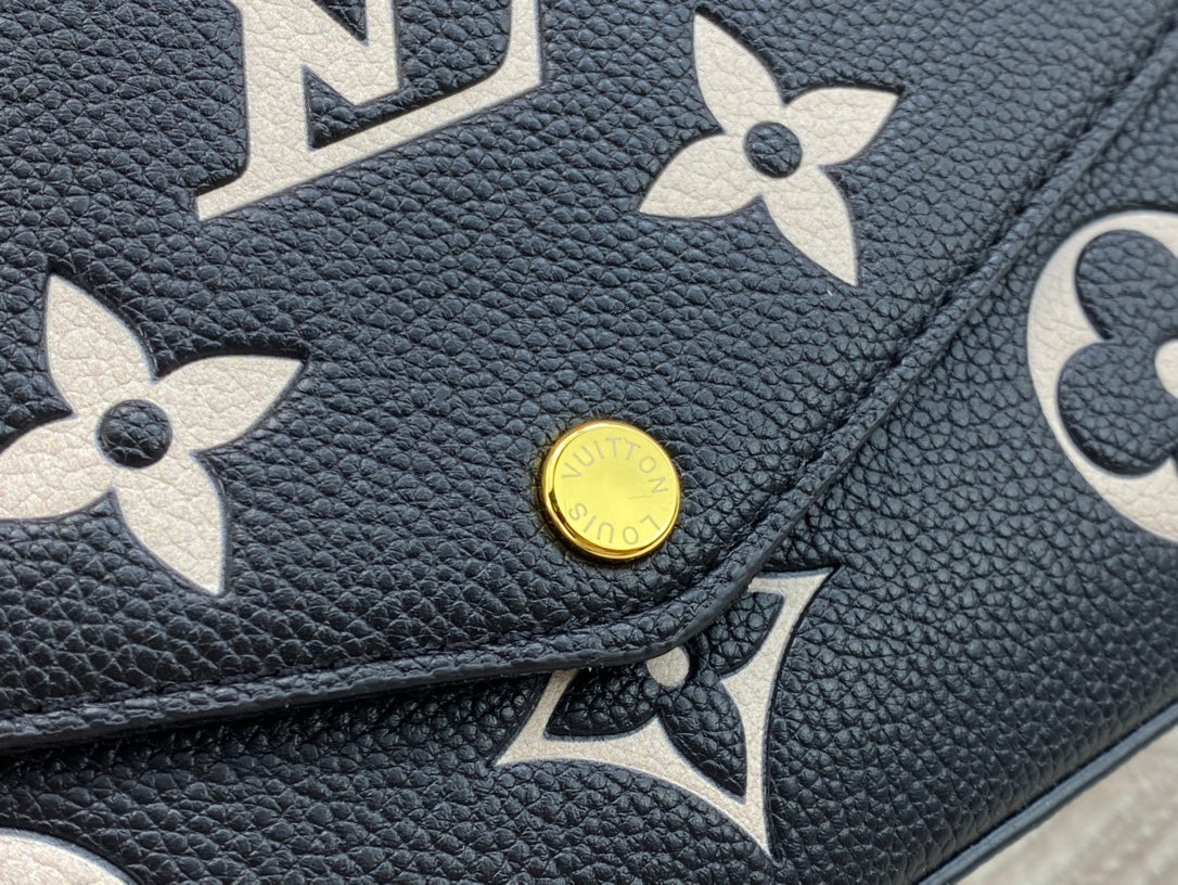 1XE173BDE Stylish leather bag 