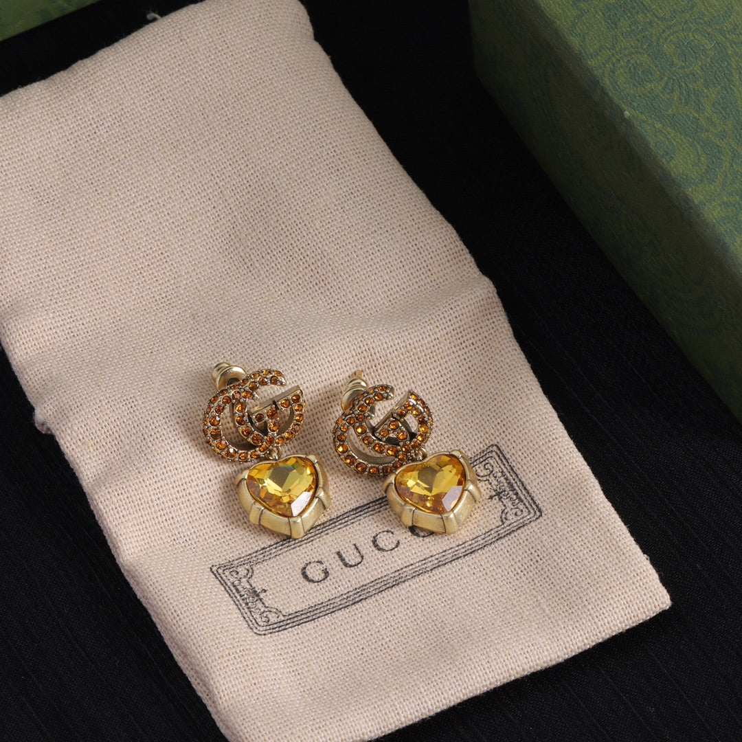 1YB60EDE Stylish Earrings