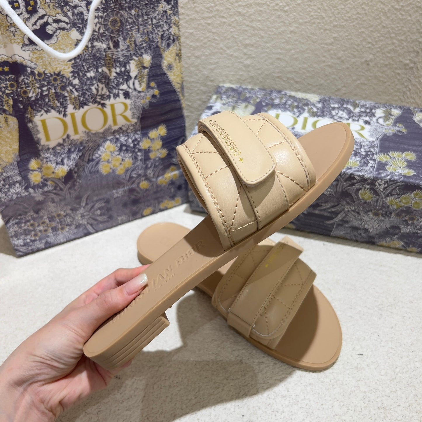 14D79ZDE Stylish Slippers