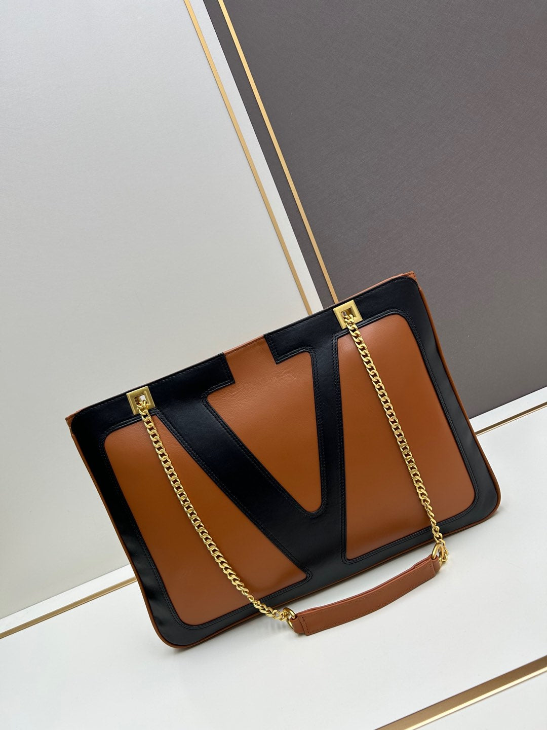 2WVL47BDE Stylish leather bag