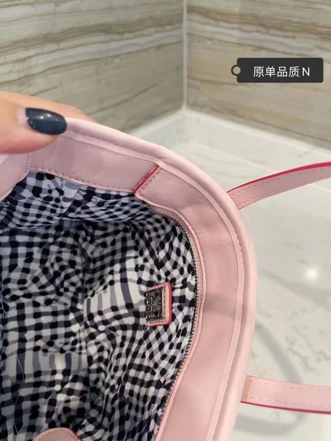 2XM333BDE Stylish leather bag 