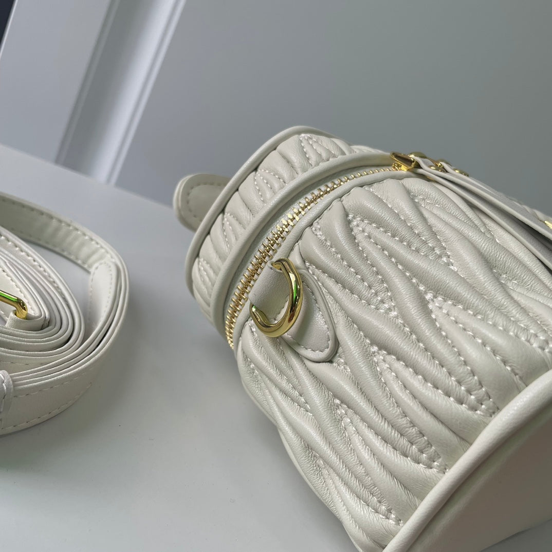15RA102BDE Stylish leather bag